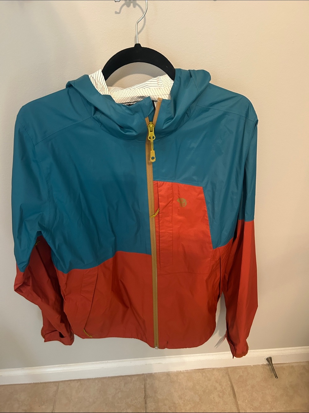 Mountain Hardwear Two-Tone Hooded Windbreaker - Teal & Rust - Picture 3 of 8